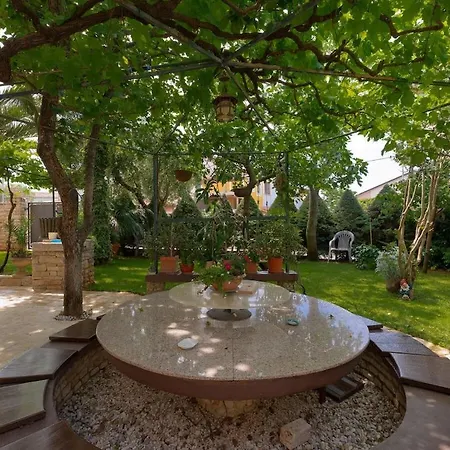 Kascuni A4 펜션 풀라