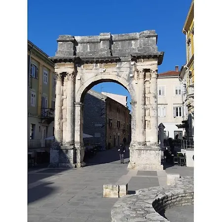 Semesterbostad Kascuni A4 Pula